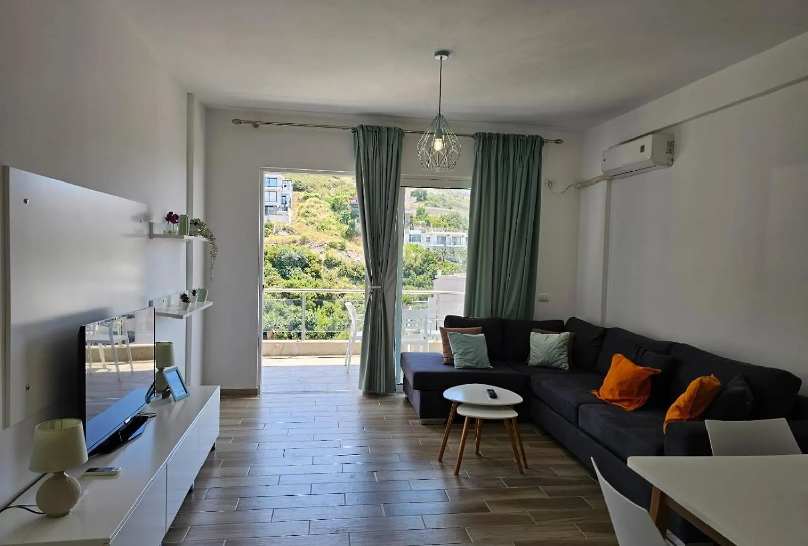 Brand New Apartments Sarandë 0*,