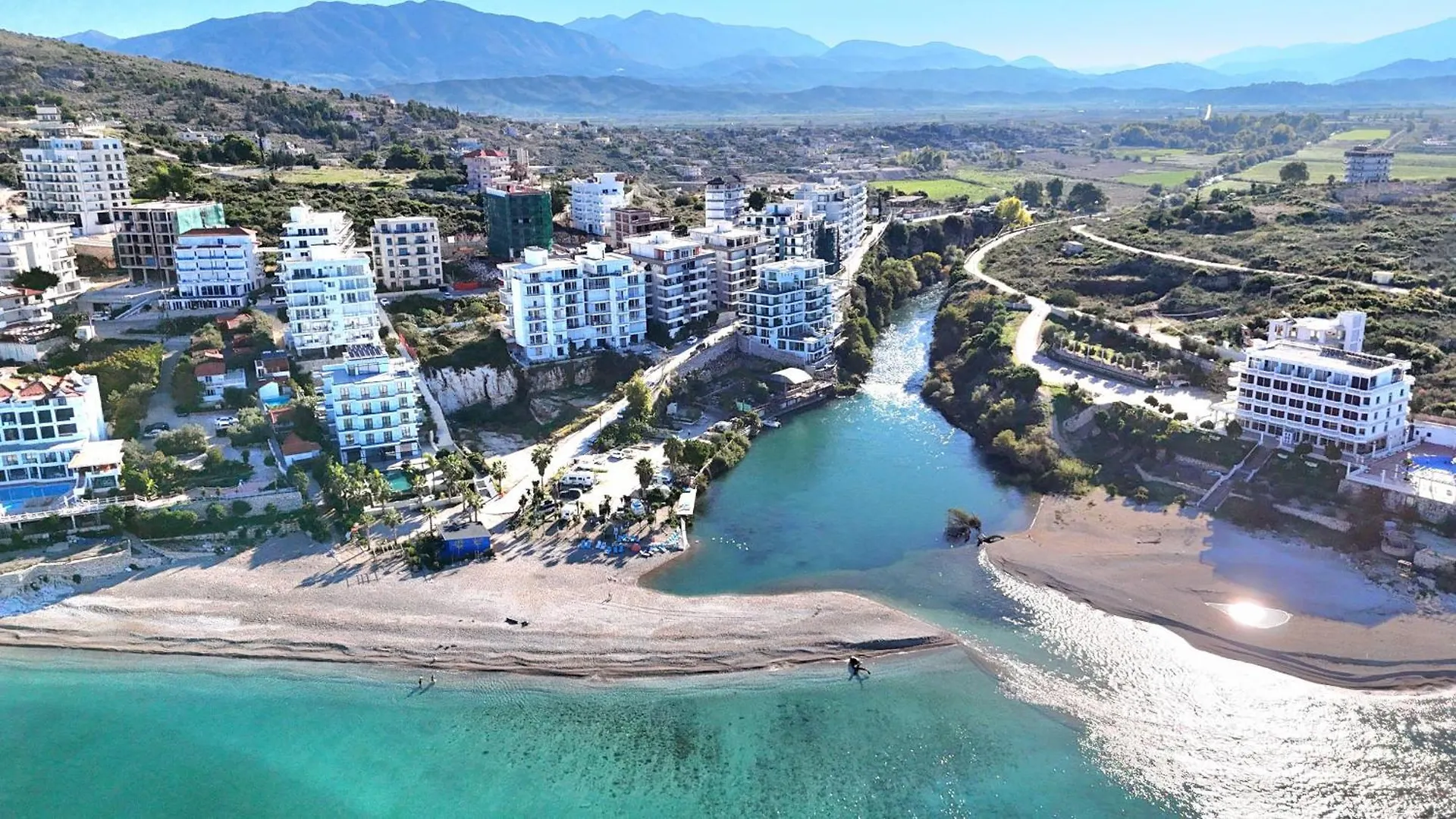 Brand New Apartments Sarandë 0*,